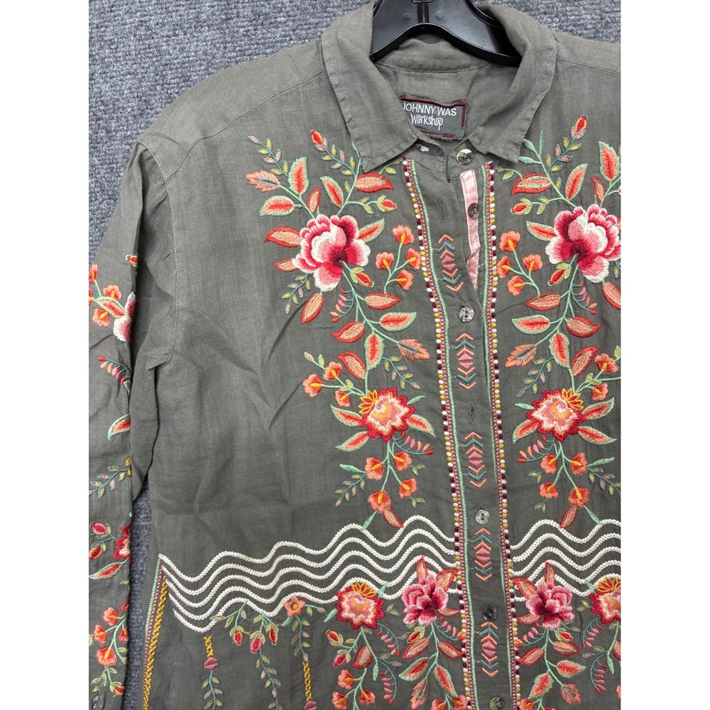 Johnny Was Workshop Gray Embroidered Floral Cotton Button Down Shirt Top Small